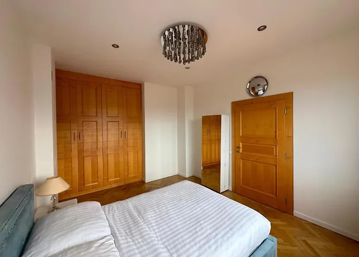 Castle View Apartments. Old Town *