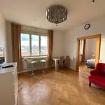 Castle View Apartments. Old Town * Praga