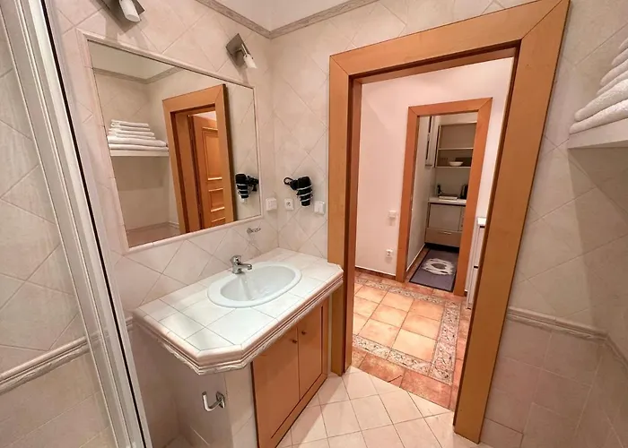Castle View Apartments. Old Town *